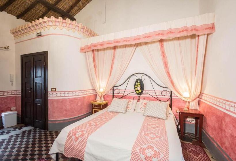 חדר סופריור, Anticos Palathos