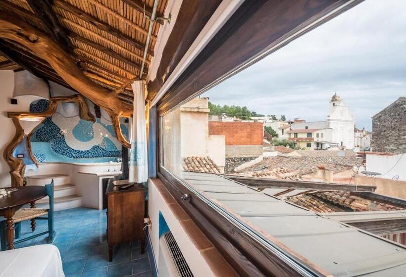 סוויטה דלוקס, Anticos Palathos