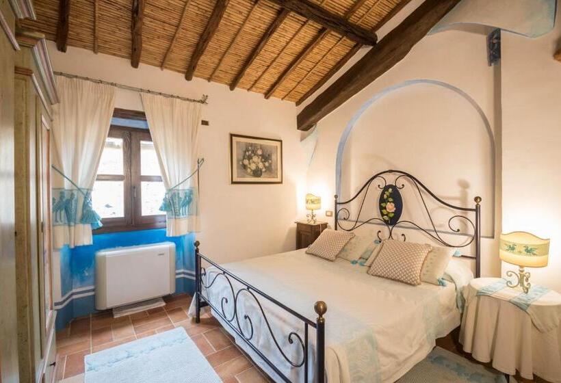 סוויטת סניור, Anticos Palathos