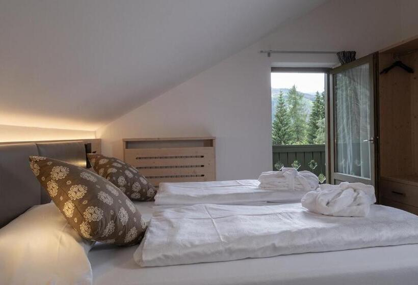 חדר סטנדרט עם מרפסת, Canada