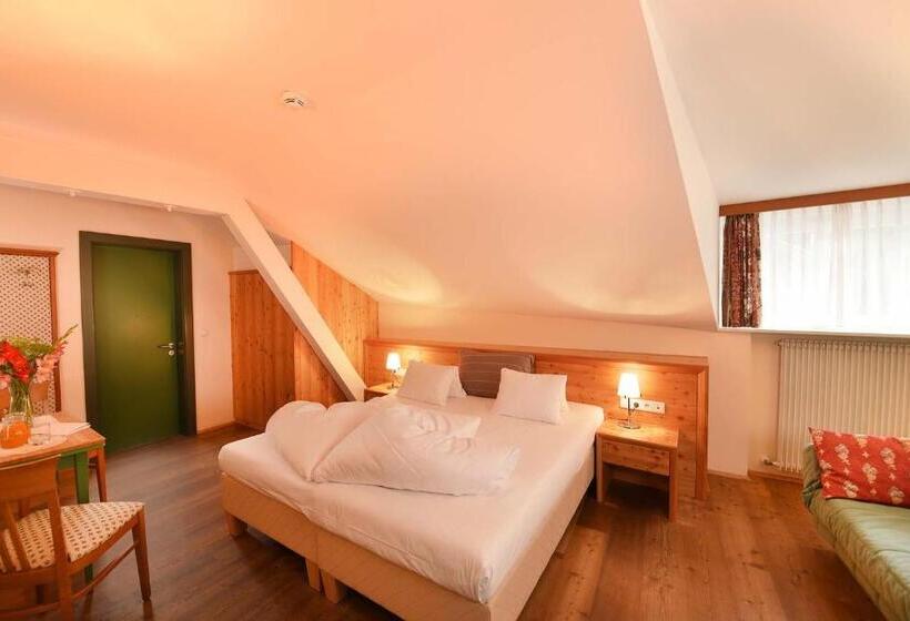 标准三人间, Gassenwirt