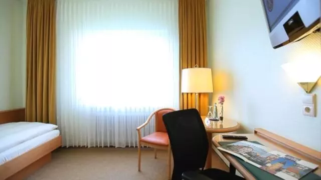 اتاق استاندارد یک نفره, Hessischer Hof