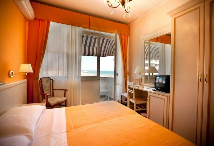 חדר סטנדרט, Hollywood