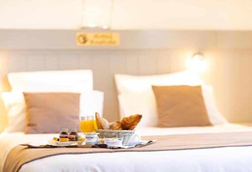 اتاق استاندارد سه نفره, Bastide