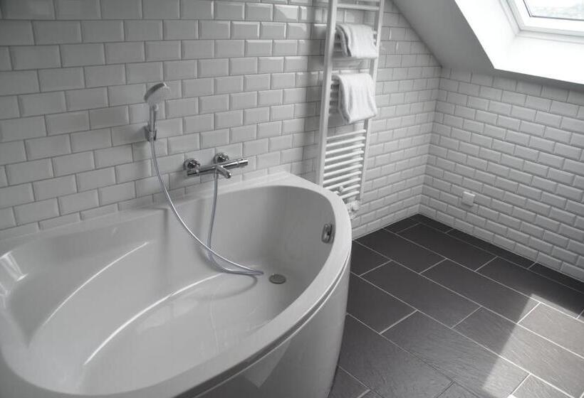 جناح عائلي, Bastide