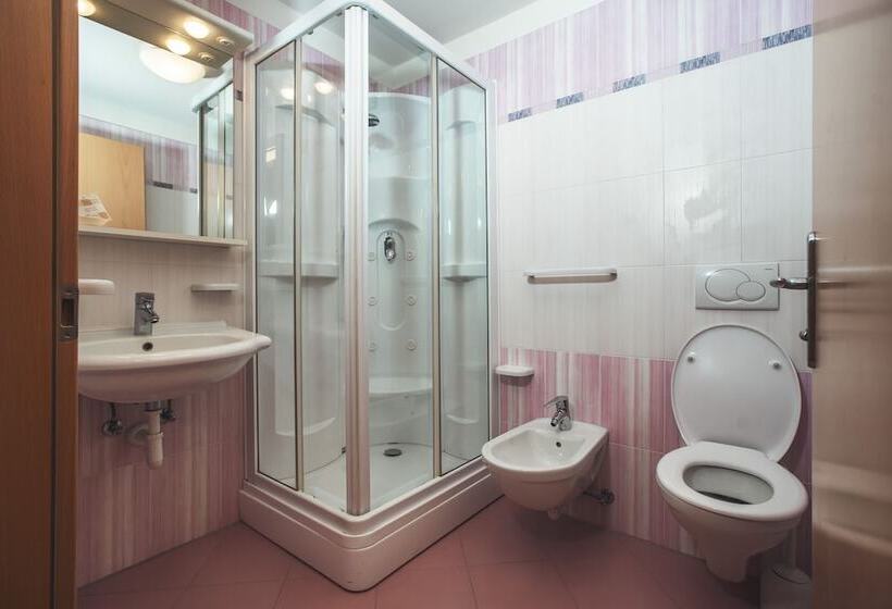 חדר סופריור, La Perla