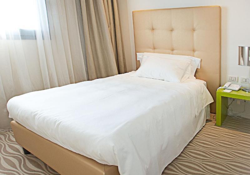 غرفة قياسية فردية, One Hotel & Restaurant