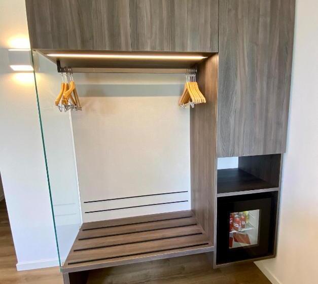 غرفة ديلوكس, Pai