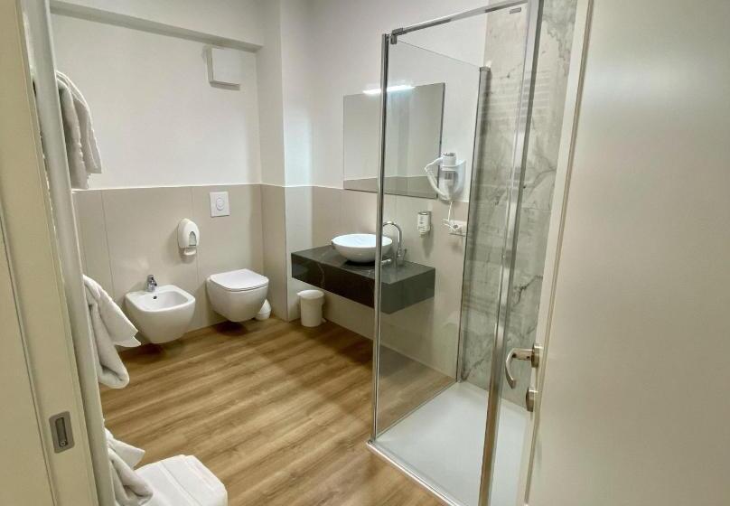 غرفة ديلوكس, Pai