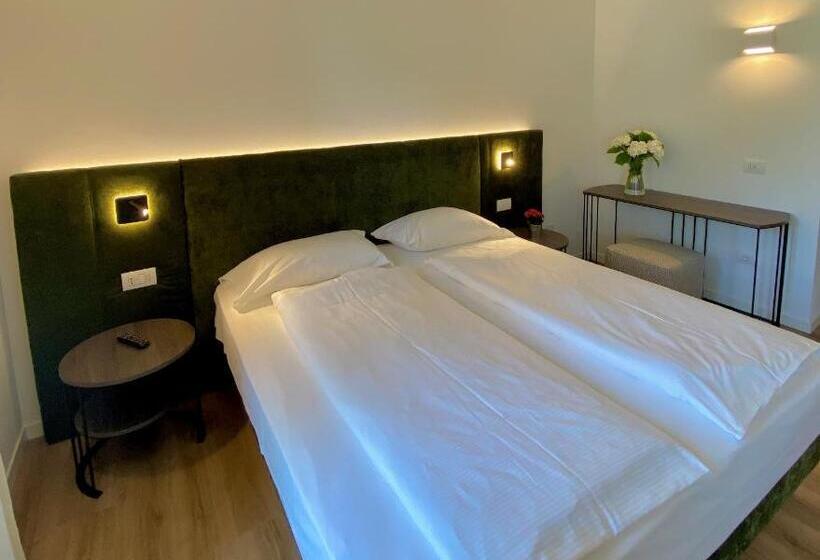 غرفة ديلوكس, Pai