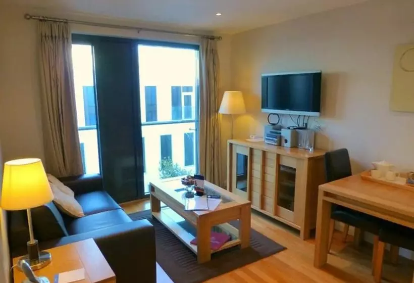 シティビュー１ベッドルームアパート, Liberty Wharf Apartments