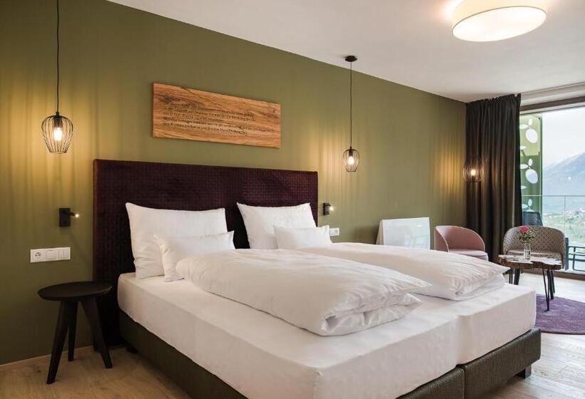 コンフォートルーム, Oliven  & Genusshotel Hirzer