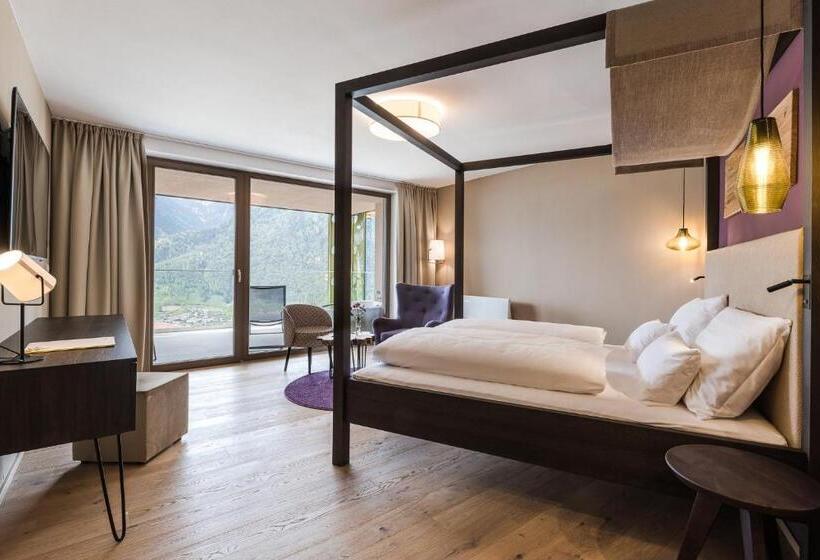 Pokój Deluxe Trzyosobowy, Oliven & Genusshotel Hirzer