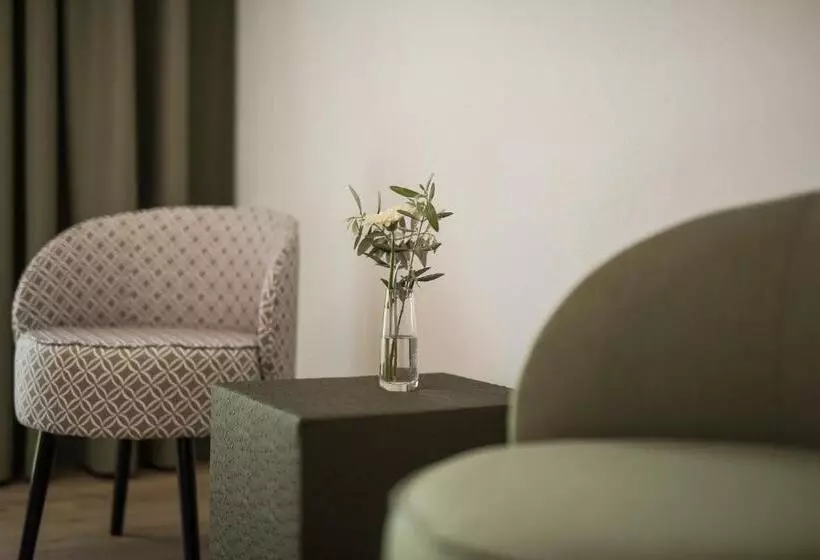 سوییت خانوادگی, Oliven  & Genusshotel Hirzer
