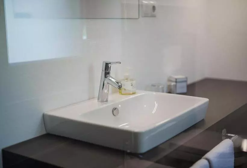 سوییت خانوادگی, Oliven  & Genusshotel Hirzer