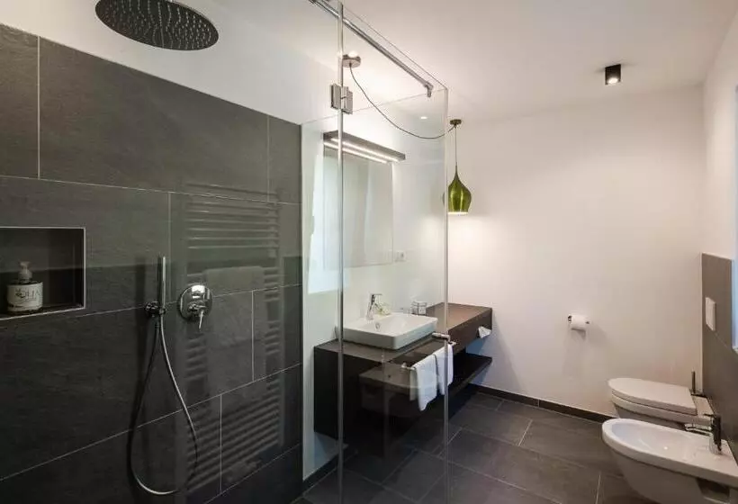 سوییت خانوادگی, Oliven  & Genusshotel Hirzer