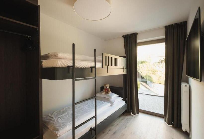 Pokój Rodzinny, Oliven & Genusshotel Hirzer