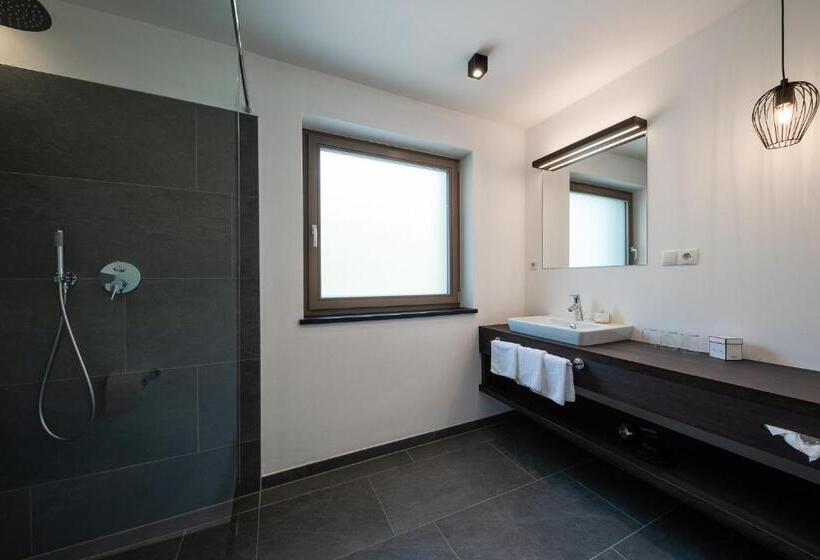 Pokój Rodzinny, Oliven & Genusshotel Hirzer