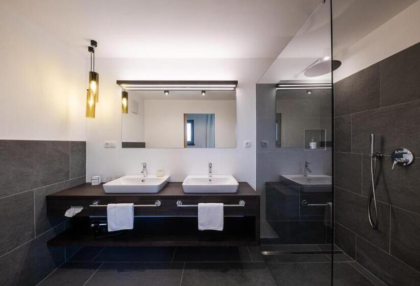 Suite Deluxe, Oliven & Genusshotel Hirzer