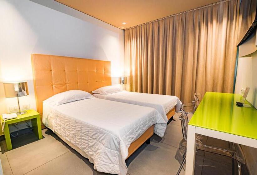 غرفة قياسية, One Hotel & Restaurant