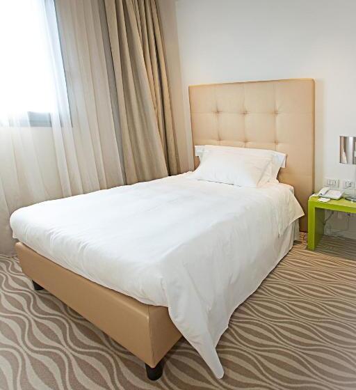 غرفة قياسية فردية, One Hotel & Restaurant