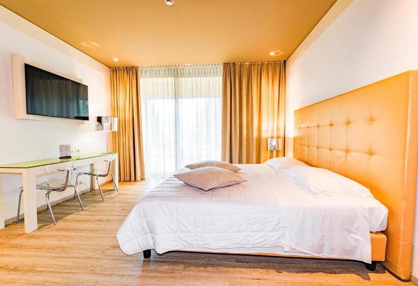 غرفة سوبيريور, One Hotel & Restaurant