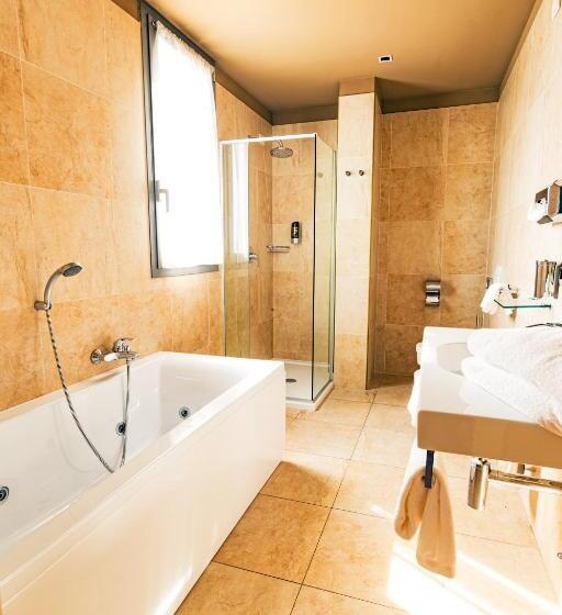 غرفة سوبيريور, One Hotel & Restaurant