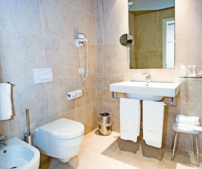 غرفة قياسية فردية, One Hotel & Restaurant