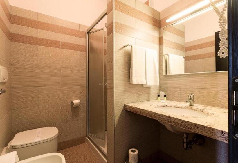 דירת חדר, Easy Space