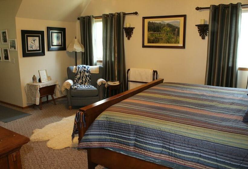 컴포트 스위트, Prow D House Bed & Breakfast