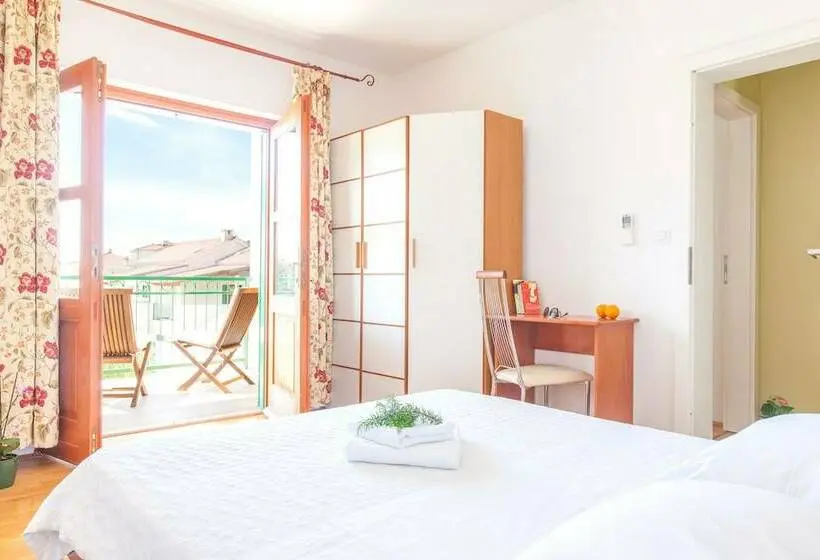 ویلای 4 خوابه, Villa Mare