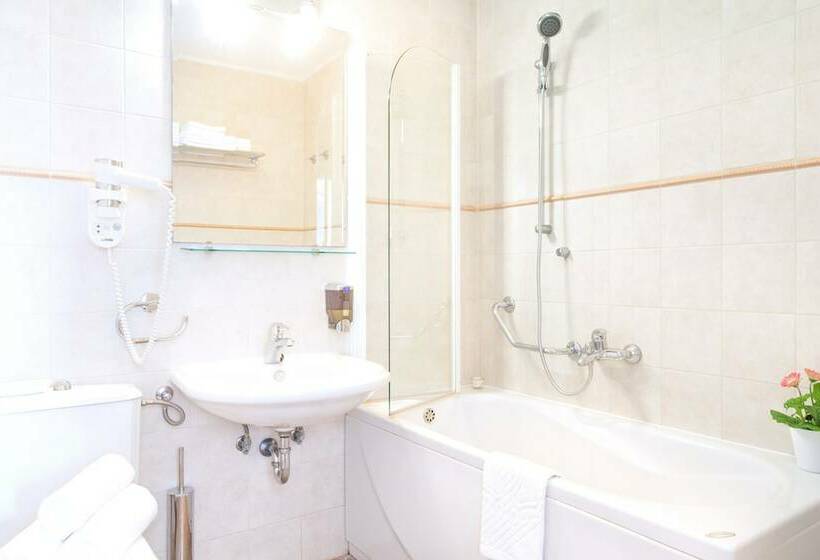 Вилла 4 Спальни, Villa Mare