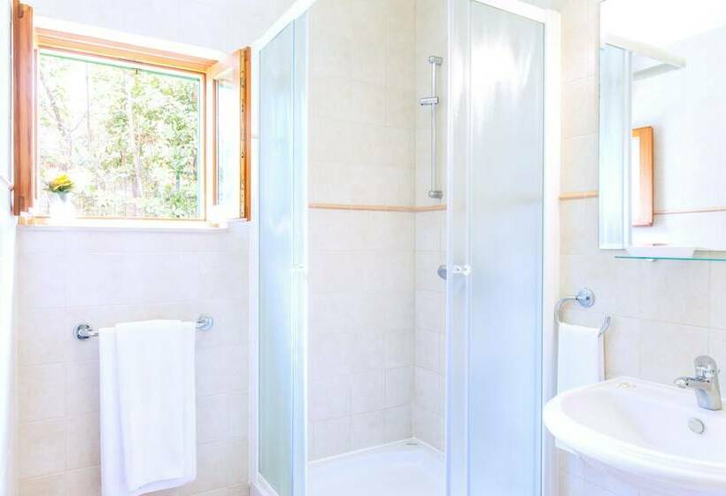 Вилла 4 Спальни, Villa Mare