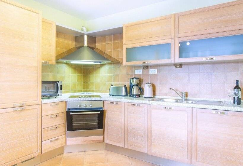 Вилла 4 Спальни, Villa Mare