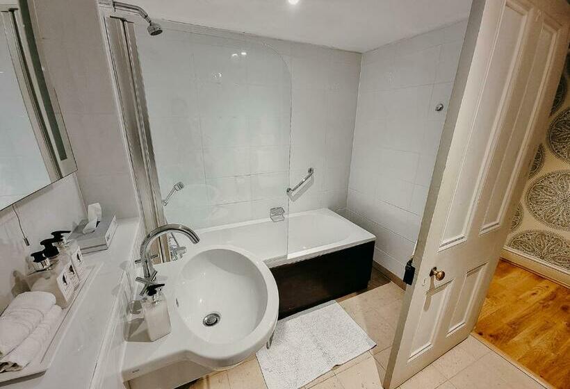 디럭스 패밀리 룸, Verzon House