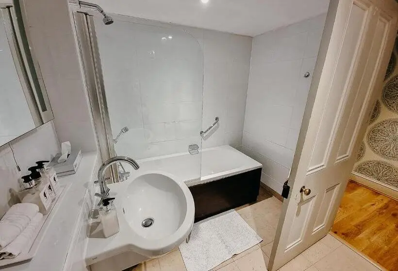Deluxe-perhehuone, Verzon House