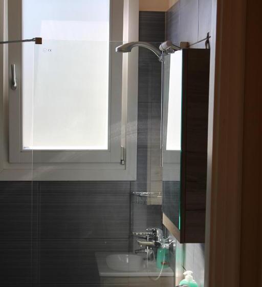 클래식 4인 룸, Blue Dolphin