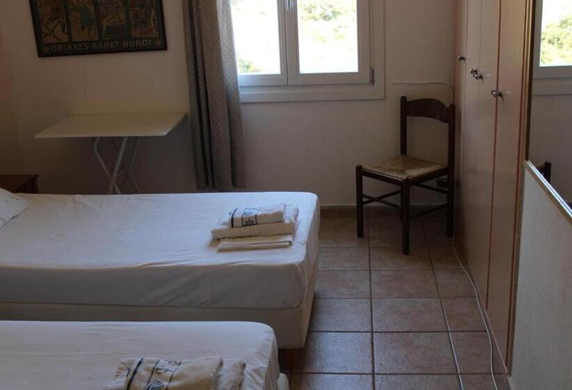 클래식 4인 룸, Blue Dolphin