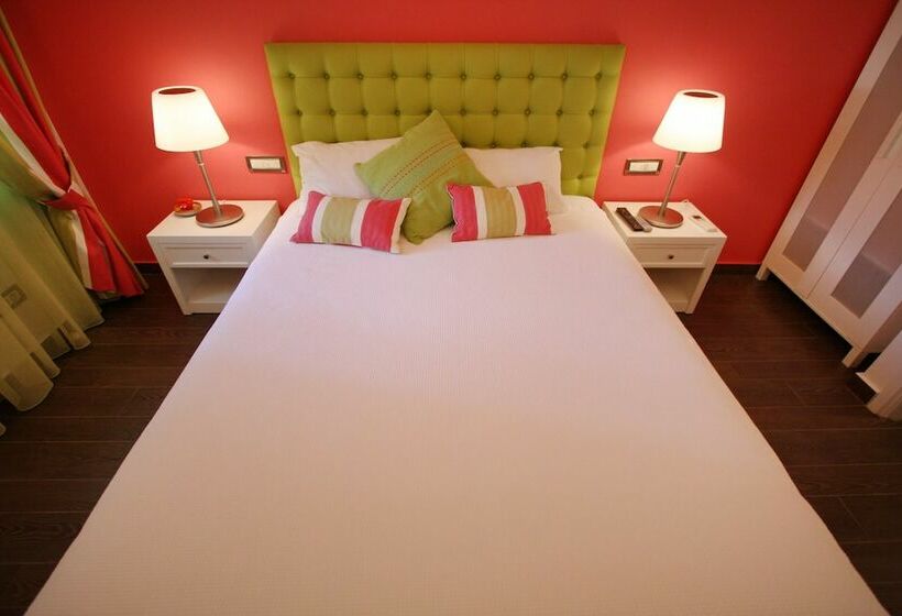 スタンダードルーム, Efharis