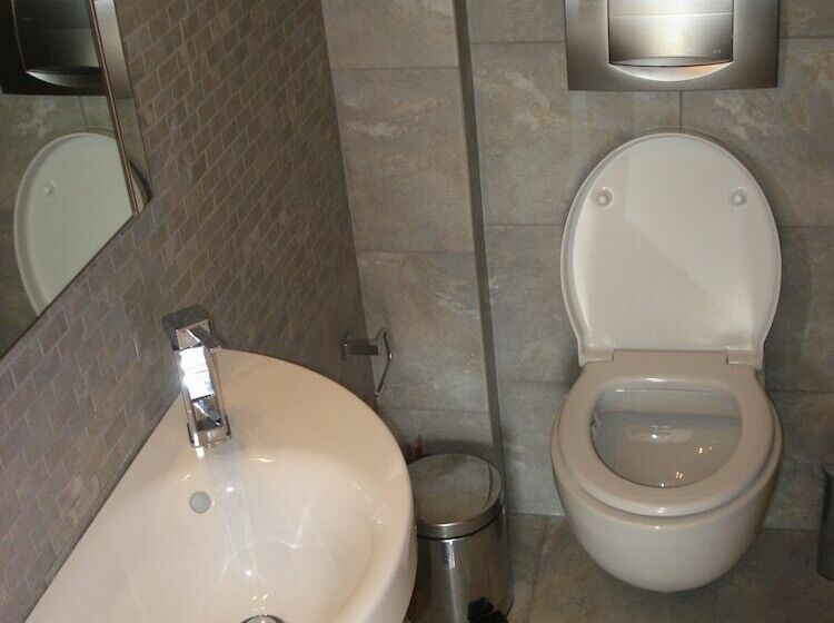 サイドオーシャンビュースタンダードルーム, Efharis