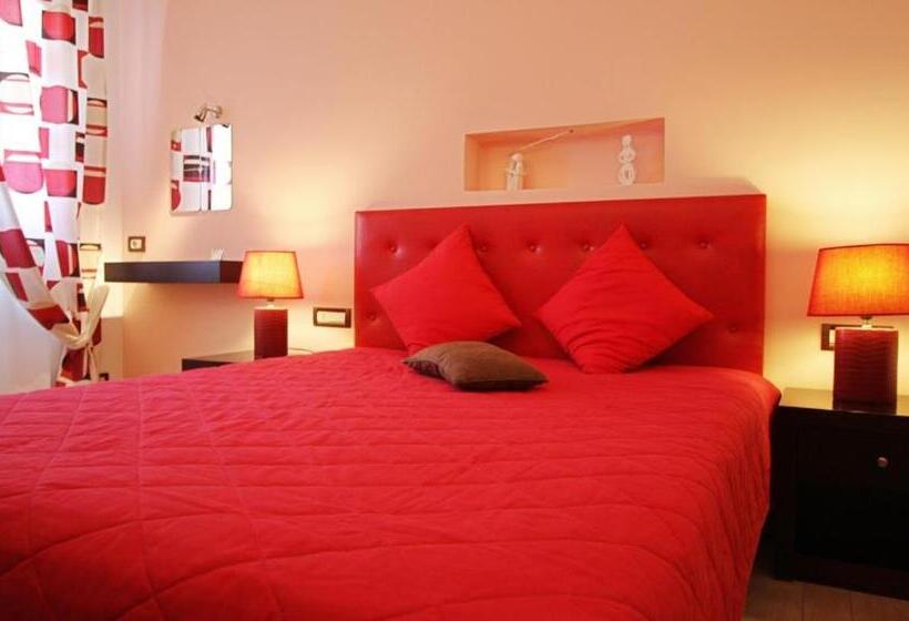 オーシャンビュースタンダードルーム, Efharis