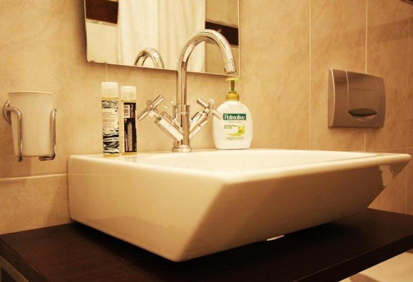 オーシャンビュースタンダードルーム, Efharis