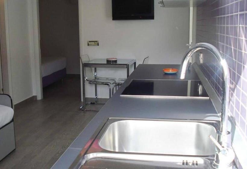 １ベッドルームアパートメント, Efharis