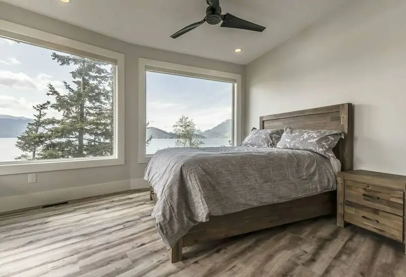 1ベッドルームハウス, The Lodge On Harrison Lake