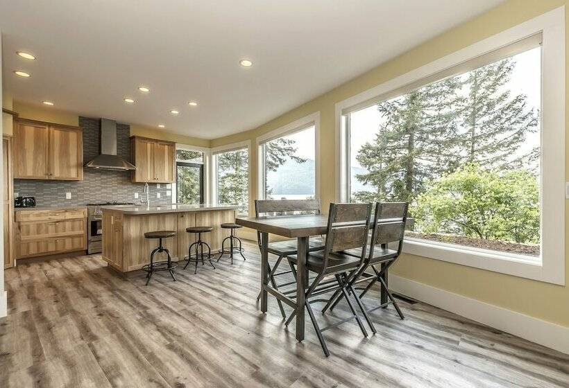 1间卧室的房子, The Lodge On Harrison Lake