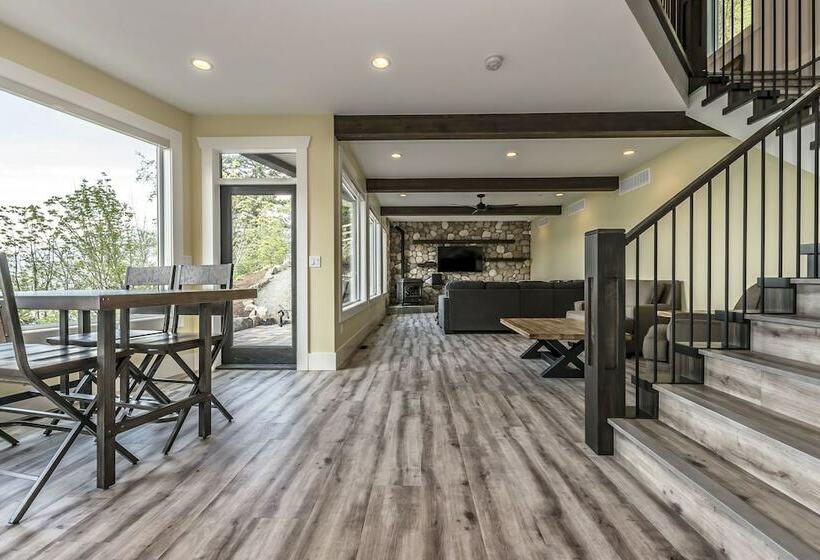 1间卧室的房子, The Lodge On Harrison Lake