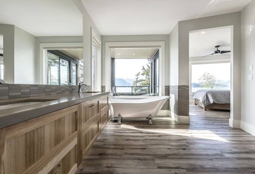 침실 1개 주택, The Lodge On Harrison Lake