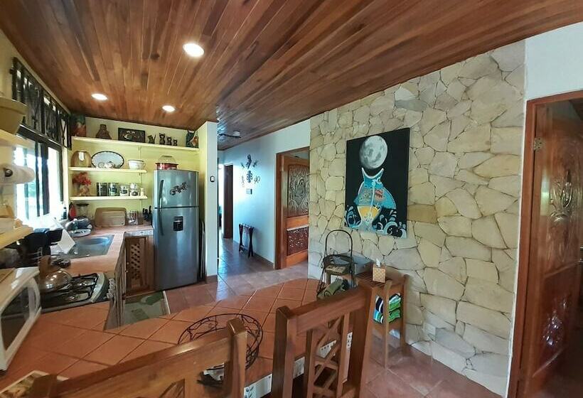 Дом 2 Спальни, Encantada Guest House: Spectacular View & Excellent Reviews