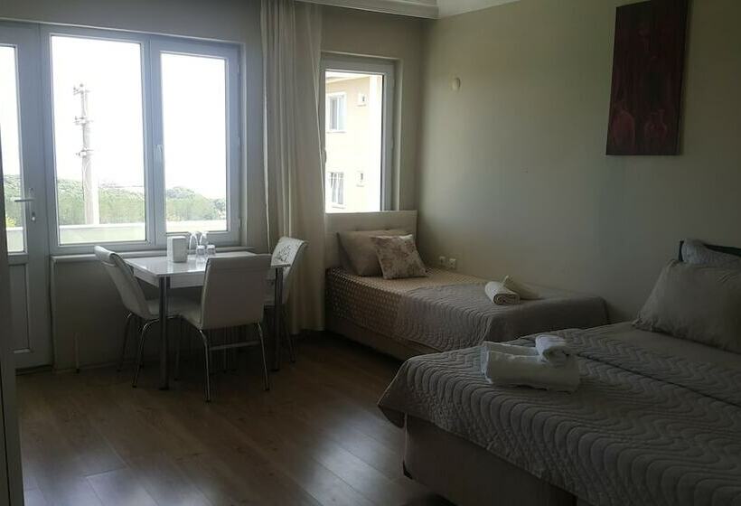 Camera Tripla Comfort, Lara Konukevi