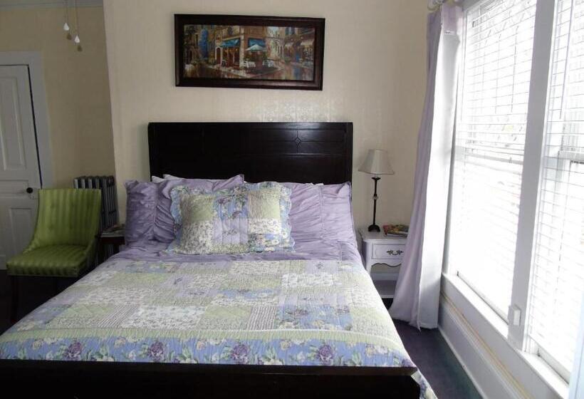 סוויטה דלוקס, The Charleston Inn Hendersonville Nc